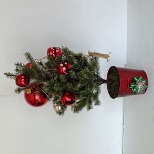 LIKE NEW HOLIDAY FAUX CHRISTMAS TREE